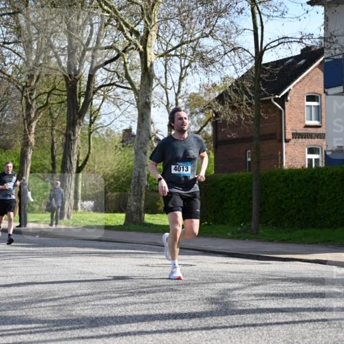 12.04.2026 - 45. Internationalen Wilhelmsburger Insellauf J. Mangold http://msf.ph/oto/9458867 12.04.2026 10:37:54 Ziel 2657, 4833, 5706, 2105, 4013, 3386, 5289, 2537, 2020, 5363, 2986, 5732, 3087, 4832, 2605, 2614, 2614, 4063, 3214, 2710 meine-sportfotos.de