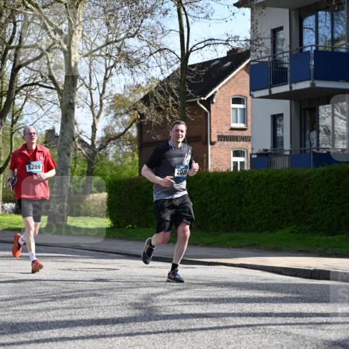 12.04.2026 - 45. Internationalen Wilhelmsburger Insellauf J. Mangold http://msf.ph/oto/9458874 12.04.2026 10:37:58 Ziel 2105, 4013, 3386, 5289, 2537, 2020, 5363, 2986, 5732, 3087, 4832, 3087, 4832, 2605, 2614, 4063, 3214, 3214, 2710, 4264 meine-sportfotos.de