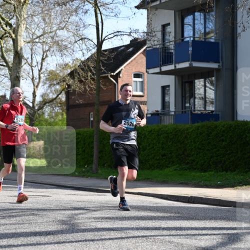 12.04.2026 - 45. Internationalen Wilhelmsburger Insellauf J. Mangold http://msf.ph/oto/9458882 12.04.2026 10:37:58 Ziel 2105, 4013, 3386, 5289, 2537, 2020, 5363, 2986, 5732, 3087, 4832, 3087, 4832, 2605, 2614, 4063, 3214, 3214, 2710, 4264 meine-sportfotos.de