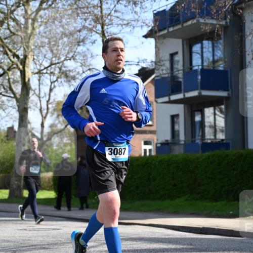 12.04.2026 - 45. Internationalen Wilhelmsburger Insellauf J. Mangold http://msf.ph/oto/9458928 12.04.2026 10:38:08 Ziel 5289, 2537, 2020, 5363, 2986, 5732, 3087, 4832, 2605, 2614, 4063, 3214, 2710, 4264, 3911 meine-sportfotos.de