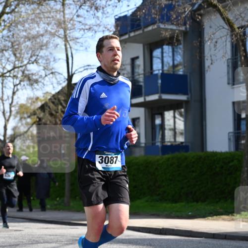 12.04.2026 - 45. Internationalen Wilhelmsburger Insellauf J. Mangold http://msf.ph/oto/9458930 12.04.2026 10:38:08 Ziel 5289, 2537, 2020, 5363, 2986, 5732, 3087, 4832, 2605, 2614, 4063, 3214, 2710, 4264, 3911 meine-sportfotos.de