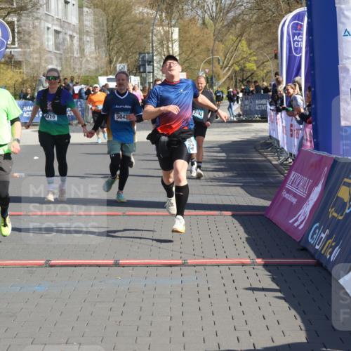 12.04.2026 - 45. Internationalen Wilhelmsburger Insellauf Strokosch-Dieckow http://msf.ph/oto/9458931 12.04.2026 11:05:29 Ziel 2203, 2415, 3130, 4286, 4516, 5043 meine-sportfotos.de