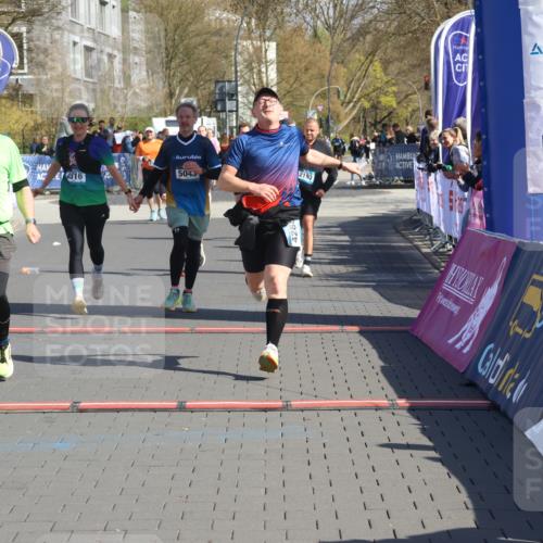 12.04.2026 - 45. Internationalen Wilhelmsburger Insellauf Strokosch-Dieckow http://msf.ph/oto/9458939 12.04.2026 11:05:30 Ziel 2203, 2415, 3130, 4286, 4516, 5043, 2730, 2193 meine-sportfotos.de
