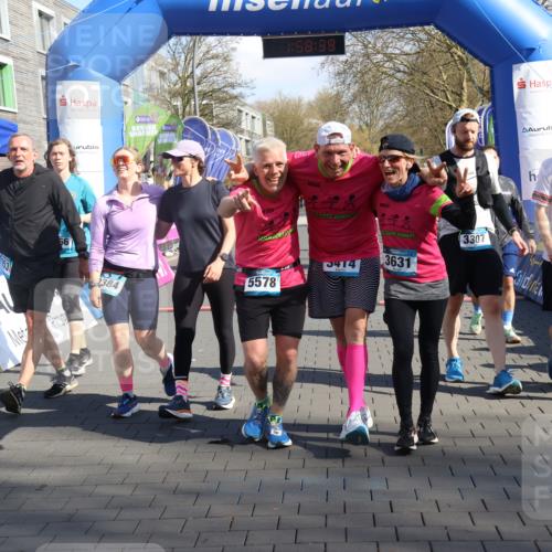 12.04.2026 - 45. Internationalen Wilhelmsburger Insellauf Strokosch-Dieckow http://msf.ph/oto/9458941 12.04.2026 10:48:38 Ziel 4882, 2053, 4563, 4866, 2438, 3513 meine-sportfotos.de