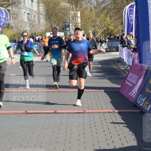 12.04.2026 - 45. Internationalen Wilhelmsburger Insellauf Strokosch-Dieckow http://msf.ph/oto/9458952 12.04.2026 11:05:30 Ziel 2203, 2415, 3130, 4286, 4516, 5043, 2730, 2193 meine-sportfotos.de