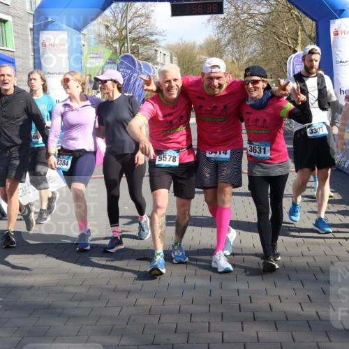 12.04.2026 - 45. Internationalen Wilhelmsburger Insellauf Strokosch-Dieckow http://msf.ph/oto/9458964 12.04.2026 10:48:38 Ziel 4882, 2053, 4563, 4866, 2438, 3513 meine-sportfotos.de