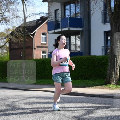 12.04.2026 - 45. Internationalen Wilhelmsburger Insellauf J. Mangold http://msf.ph/oto/9458965 12.04.2026 10:38:12 Ziel 5363, 2986, 5732, 3087, 4832, 2605, 2614, 4063, 3214, 2710, 4264, 3911, 5511, 4679 meine-sportfotos.de