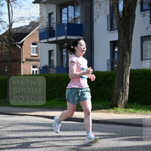 12.04.2026 - 45. Internationalen Wilhelmsburger Insellauf J. Mangold http://msf.ph/oto/9458968 12.04.2026 10:38:12 Ziel 5363, 2986, 5732, 3087, 4832, 2605, 2614, 4063, 3214, 2710, 4264, 3911, 5511, 4679 meine-sportfotos.de
