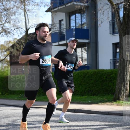 12.04.2026 - 45. Internationalen Wilhelmsburger Insellauf J. Mangold http://msf.ph/oto/9458987 12.04.2026 10:38:14 Ziel 5363, 2986, 5732, 3087, 4832, 2605, 2614, 4063, 3214, 2710, 4264, 3911, 5511, 4679, 2115 meine-sportfotos.de