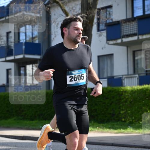 12.04.2026 - 45. Internationalen Wilhelmsburger Insellauf J. Mangold http://msf.ph/oto/9458996 12.04.2026 10:38:14 Ziel 5363, 2986, 5732, 3087, 4832, 2605, 2614, 4063, 3214, 2710, 4264, 3911, 5511, 4679, 2115 meine-sportfotos.de