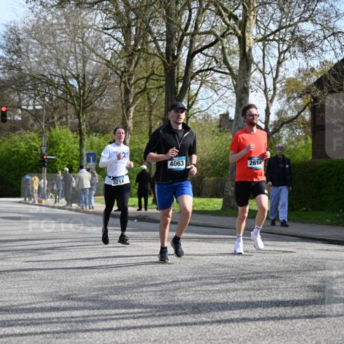 12.04.2026 - 45. Internationalen Wilhelmsburger Insellauf J. Mangold http://msf.ph/oto/9459002 12.04.2026 10:38:21 Ziel 5732, 3087, 4832, 2605, 2614, 4063, 3214, 2710, 4264, 4264, 3911, 5511, 4679, 2115 meine-sportfotos.de