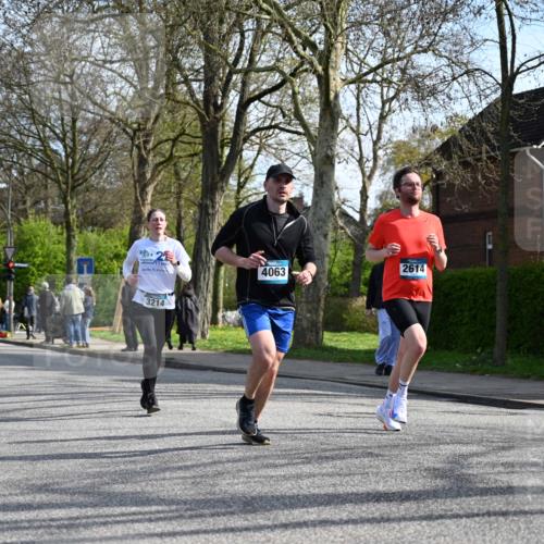 12.04.2026 - 45. Internationalen Wilhelmsburger Insellauf J. Mangold http://msf.ph/oto/9459008 12.04.2026 10:38:22 Ziel 3087, 4832, 2605, 2614, 4063, 3214, 2710, 4264, 3911, 5511, 4679, 2115 meine-sportfotos.de