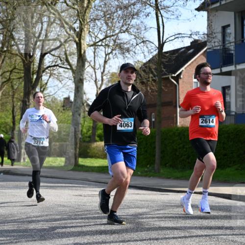 12.04.2026 - 45. Internationalen Wilhelmsburger Insellauf J. Mangold http://msf.ph/oto/9459021 12.04.2026 10:38:22 Ziel 3087, 4832, 2605, 2614, 4063, 3214, 2710, 4264, 3911, 5511, 4679, 2115 meine-sportfotos.de