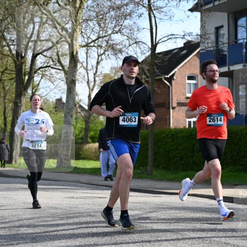 12.04.2026 - 45. Internationalen Wilhelmsburger Insellauf J. Mangold http://msf.ph/oto/9459022 12.04.2026 10:38:22 Ziel 3087, 4832, 2605, 2614, 4063, 3214, 2710, 4264, 3911, 5511, 4679, 2115 meine-sportfotos.de