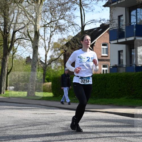 12.04.2026 - 45. Internationalen Wilhelmsburger Insellauf J. Mangold http://msf.ph/oto/9459032 12.04.2026 10:38:23 Ziel 3087, 4832, 2605, 2614, 4063, 3214, 2710, 4264, 3911, 5511, 5511, 4679, 2115 meine-sportfotos.de