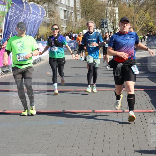 12.04.2026 - 45. Internationalen Wilhelmsburger Insellauf Strokosch-Dieckow http://msf.ph/oto/9459035 12.04.2026 11:05:30 Ziel 2203, 2415, 3130, 4286, 4516, 5043, 2730, 2193 meine-sportfotos.de