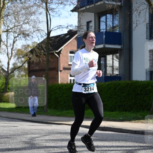 12.04.2026 - 45. Internationalen Wilhelmsburger Insellauf J. Mangold http://msf.ph/oto/9459038 12.04.2026 10:38:24 Ziel 2605, 2614, 4063, 3214, 2710, 4264, 3911, 5511, 4679, 4679, 2115, 3066 meine-sportfotos.de