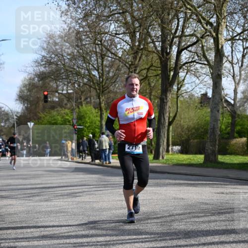 12.04.2026 - 45. Internationalen Wilhelmsburger Insellauf J. Mangold http://msf.ph/oto/9459042 12.04.2026 10:38:25 Ziel 2605, 2614, 4063, 3214, 2710, 4264, 3911, 5511, 4679, 2115, 3066, 5521 meine-sportfotos.de