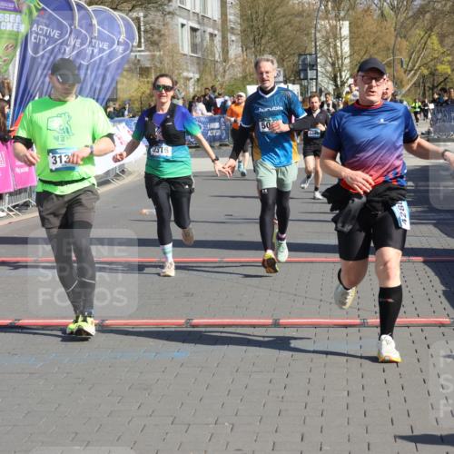 12.04.2026 - 45. Internationalen Wilhelmsburger Insellauf Strokosch-Dieckow http://msf.ph/oto/9459046 12.04.2026 11:05:30 Ziel 2203, 2415, 3130, 4286, 4516, 5043, 2730, 2193 meine-sportfotos.de