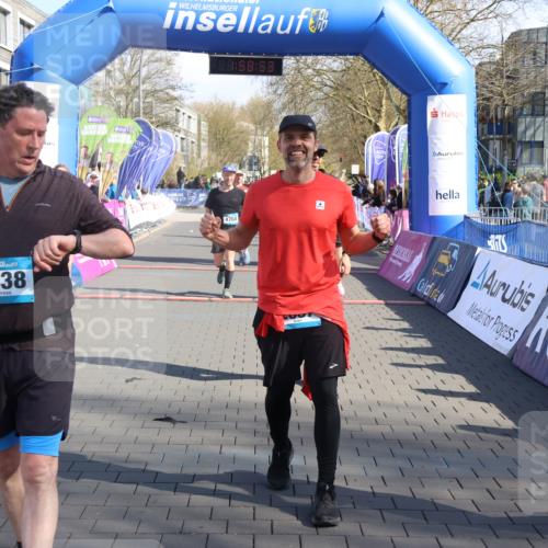 12.04.2026 - 45. Internationalen Wilhelmsburger Insellauf Strokosch-Dieckow http://msf.ph/oto/9459067 12.04.2026 10:48:51 Ziel 3103, 4424, 3509, 4768, 3060, 3063, 2992, 2846 meine-sportfotos.de