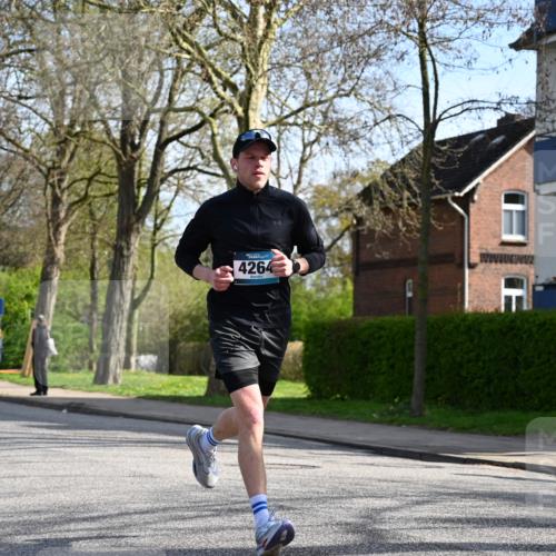 12.04.2026 - 45. Internationalen Wilhelmsburger Insellauf J. Mangold http://msf.ph/oto/9459068 12.04.2026 10:38:33 Ziel 4063, 3214, 2710, 4264, 3911, 5511, 4679, 2115, 3066, 5521, 3139 meine-sportfotos.de
