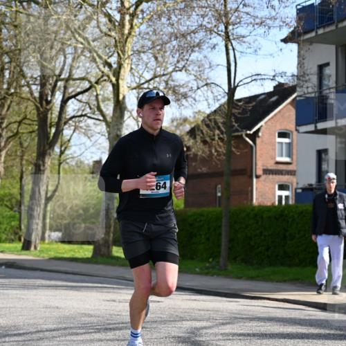 12.04.2026 - 45. Internationalen Wilhelmsburger Insellauf J. Mangold http://msf.ph/oto/9459071 12.04.2026 10:38:34 Ziel 4063, 3214, 2710, 4264, 3911, 5511, 4679, 2115, 3066, 5521, 3139 meine-sportfotos.de