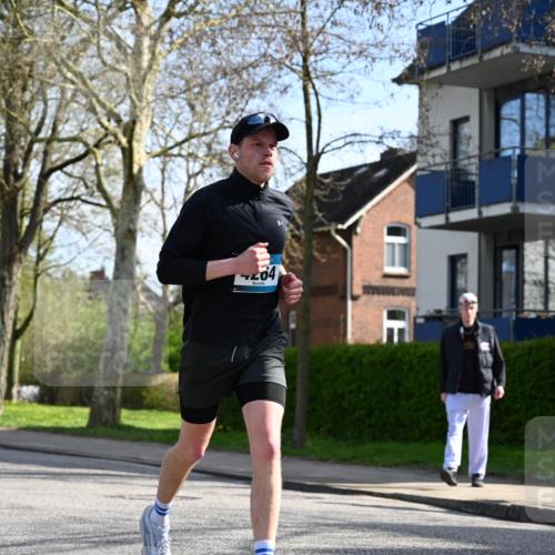 12.04.2026 - 45. Internationalen Wilhelmsburger Insellauf J. Mangold http://msf.ph/oto/9459073 12.04.2026 10:38:34 Ziel 4063, 3214, 2710, 4264, 3911, 5511, 4679, 2115, 3066, 5521, 3139 meine-sportfotos.de