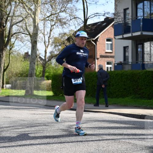 12.04.2026 - 45. Internationalen Wilhelmsburger Insellauf J. Mangold http://msf.ph/oto/9459081 12.04.2026 10:38:40 Ziel 2710, 4264, 3911, 5511, 4679, 2115, 3066, 5521, 3139, 4009, 4608, 2878 meine-sportfotos.de