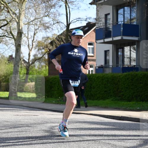 12.04.2026 - 45. Internationalen Wilhelmsburger Insellauf J. Mangold http://msf.ph/oto/9459084 12.04.2026 10:38:40 Ziel 2710, 4264, 3911, 5511, 4679, 2115, 3066, 5521, 3139, 4009, 4608, 2878 meine-sportfotos.de