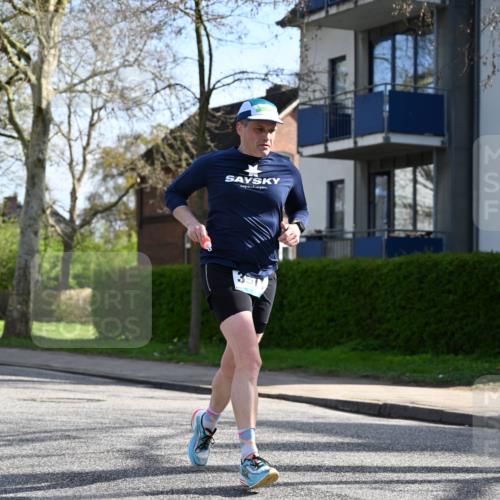 12.04.2026 - 45. Internationalen Wilhelmsburger Insellauf J. Mangold http://msf.ph/oto/9459086 12.04.2026 10:38:40 Ziel 2710, 4264, 3911, 5511, 4679, 2115, 3066, 5521, 3139, 4009, 4608, 2878 meine-sportfotos.de