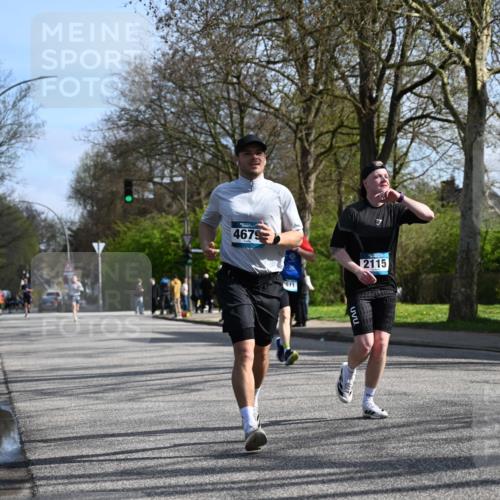 12.04.2026 - 45. Internationalen Wilhelmsburger Insellauf J. Mangold http://msf.ph/oto/9459100 12.04.2026 10:38:44 Ziel 4264, 3911, 5511, 4679, 2115, 3066, 5521, 3139, 4009, 4608, 2878, 3110, 4040, 4325 meine-sportfotos.de