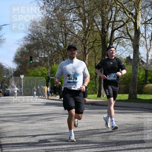 12.04.2026 - 45. Internationalen Wilhelmsburger Insellauf J. Mangold http://msf.ph/oto/9459102 12.04.2026 10:38:44 Ziel 4264, 3911, 5511, 4679, 2115, 3066, 5521, 3139, 4009, 4608, 2878, 3110, 4040, 4325 meine-sportfotos.de