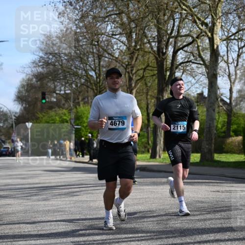12.04.2026 - 45. Internationalen Wilhelmsburger Insellauf J. Mangold http://msf.ph/oto/9459103 12.04.2026 10:38:44 Ziel 4264, 3911, 5511, 4679, 2115, 3066, 5521, 3139, 4009, 4608, 2878, 3110, 4040, 4325 meine-sportfotos.de