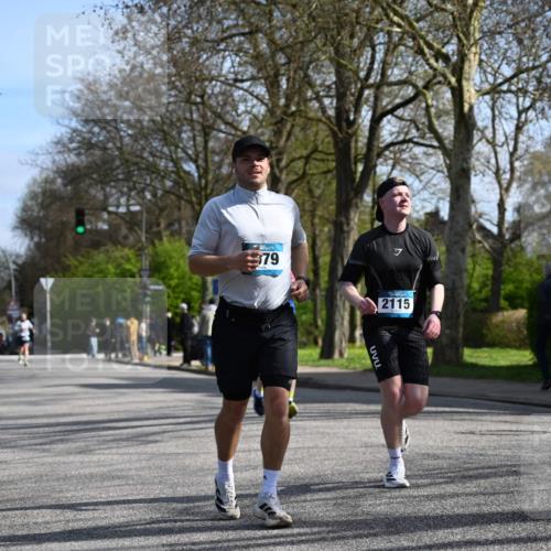 12.04.2026 - 45. Internationalen Wilhelmsburger Insellauf J. Mangold http://msf.ph/oto/9459104 12.04.2026 10:38:44 Ziel 4264, 3911, 5511, 4679, 2115, 3066, 5521, 3139, 4009, 4608, 2878, 3110, 4040, 4325 meine-sportfotos.de