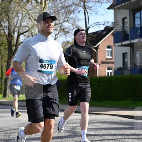 12.04.2026 - 45. Internationalen Wilhelmsburger Insellauf J. Mangold http://msf.ph/oto/9459122 12.04.2026 10:38:45 Ziel 4264, 3911, 5511, 4679, 2115, 3066, 5521, 3139, 4009, 4608, 2878, 3110, 4040, 4325, 4871, 4393 meine-sportfotos.de