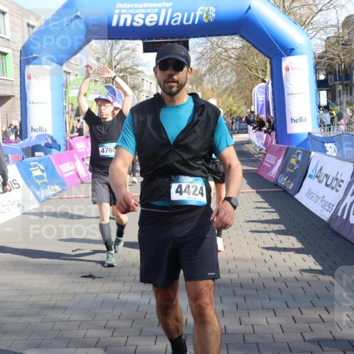 12.04.2026 - 45. Internationalen Wilhelmsburger Insellauf Strokosch-Dieckow http://msf.ph/oto/9459140 12.04.2026 10:48:54 Ziel 3509, 4768, 3060, 3063, 2992, 2846, 3722, 4088, 4913 meine-sportfotos.de
