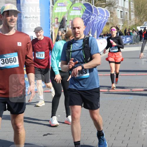 12.04.2026 - 45. Internationalen Wilhelmsburger Insellauf Strokosch-Dieckow http://msf.ph/oto/9459147 12.04.2026 10:48:58 Ziel 2992, 2846, 3722, 4088, 4913, 4675 meine-sportfotos.de
