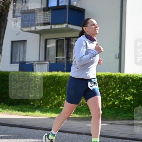 12.04.2026 - 45. Internationalen Wilhelmsburger Insellauf J. Mangold http://msf.ph/oto/9459150 12.04.2026 10:39:00 Ziel 5511, 4679, 2115, 3066, 5521, 3139, 4009, 4608, 2878, 3110, 4040, 4325, 4871, 4393, 4976, 3043, 5405, 5331, 2521, 2953 meine-sportfotos.de
