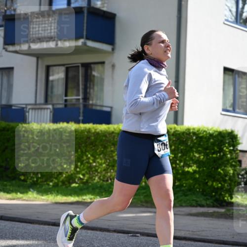 12.04.2026 - 45. Internationalen Wilhelmsburger Insellauf J. Mangold http://msf.ph/oto/9459152 12.04.2026 10:39:00 Ziel 5511, 4679, 2115, 3066, 5521, 3139, 4009, 4608, 2878, 3110, 4040, 4325, 4871, 4393, 4976, 3043, 5405, 5331, 2521, 2953 meine-sportfotos.de