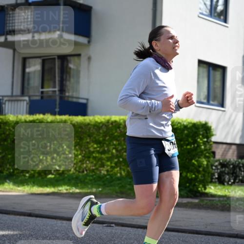 12.04.2026 - 45. Internationalen Wilhelmsburger Insellauf J. Mangold http://msf.ph/oto/9459154 12.04.2026 10:39:00 Ziel 5511, 4679, 2115, 3066, 5521, 3139, 4009, 4608, 2878, 3110, 4040, 4325, 4871, 4393, 4976, 3043, 5405, 5331, 2521, 2953 meine-sportfotos.de