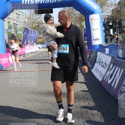 12.04.2026 - 45. Internationalen Wilhelmsburger Insellauf Strokosch-Dieckow http://msf.ph/oto/9459159 12.04.2026 11:05:43 Ziel 3743, 5748, 4464, 5810 meine-sportfotos.de