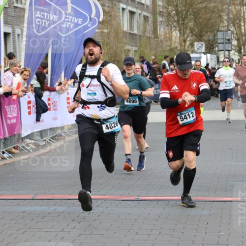12.04.2026 - 45. Internationalen Wilhelmsburger Insellauf Strokosch-Dieckow http://msf.ph/oto/9459166 12.04.2026 13:01:11 Laufen  meine-sportfotos.de