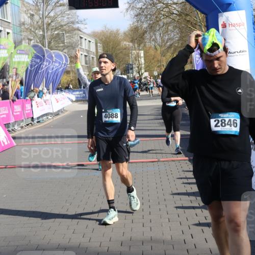 12.04.2026 - 45. Internationalen Wilhelmsburger Insellauf Strokosch-Dieckow http://msf.ph/oto/9459172 12.04.2026 10:49:03 Ziel 4675, 3007 meine-sportfotos.de
