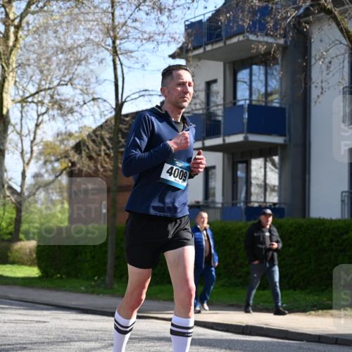 12.04.2026 - 45. Internationalen Wilhelmsburger Insellauf J. Mangold http://msf.ph/oto/9459174 12.04.2026 10:39:11 Ziel 3066, 5521, 3139, 4009, 4608, 2878, 3110, 4040, 4325, 4871, 4393, 4976, 3043, 5405, 5331, 2521, 2953, 2953, 4522, 3442, 5688, 3834, 4629 meine-sportfotos.de
