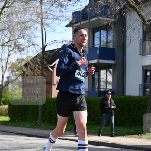 12.04.2026 - 45. Internationalen Wilhelmsburger Insellauf J. Mangold http://msf.ph/oto/9459175 12.04.2026 10:39:11 Ziel 3066, 5521, 3139, 4009, 4608, 2878, 3110, 4040, 4325, 4871, 4393, 4976, 3043, 5405, 5331, 2521, 2953, 2953, 4522, 3442, 5688, 3834, 4629 meine-sportfotos.de