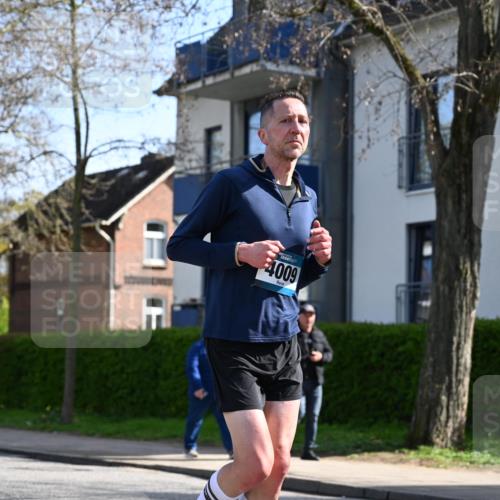 12.04.2026 - 45. Internationalen Wilhelmsburger Insellauf J. Mangold http://msf.ph/oto/9459179 12.04.2026 10:39:11 Ziel 3066, 5521, 3139, 4009, 4608, 2878, 3110, 4040, 4325, 4871, 4393, 4976, 3043, 5405, 5331, 2521, 2953, 2953, 4522, 3442, 5688, 3834, 4629 meine-sportfotos.de