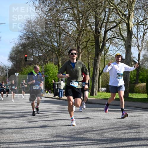 12.04.2026 - 45. Internationalen Wilhelmsburger Insellauf J. Mangold http://msf.ph/oto/9459204 12.04.2026 10:39:19 Ziel 4009, 4608, 2878, 3110, 4040, 4325, 4871, 4393, 4976, 3043, 5405, 5331, 5331, 2521, 2953, 4522, 3442, 3442, 5688, 3834, 4629, 4401 meine-sportfotos.de