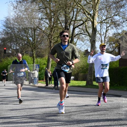 12.04.2026 - 45. Internationalen Wilhelmsburger Insellauf J. Mangold http://msf.ph/oto/9459213 12.04.2026 10:39:20 Ziel 4009, 4608, 2878, 3110, 4040, 4325, 4871, 4393, 4976, 3043, 5405, 5331, 2521, 2953, 4522, 3442, 5688, 5688, 3834, 4629, 4401 meine-sportfotos.de