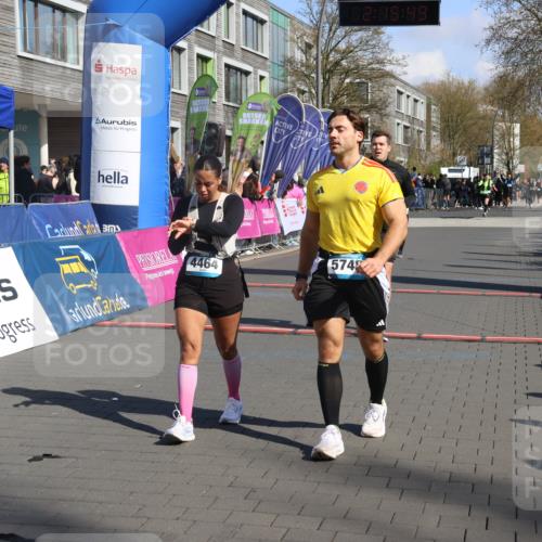 12.04.2026 - 45. Internationalen Wilhelmsburger Insellauf Strokosch-Dieckow http://msf.ph/oto/9459219 12.04.2026 11:05:47 Ziel 5748, 4464, 5810 meine-sportfotos.de
