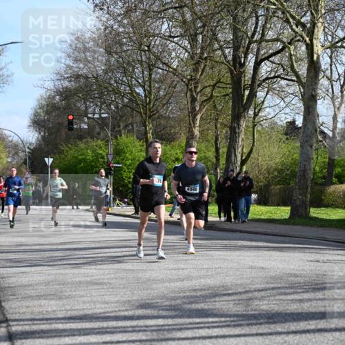 12.04.2026 - 45. Internationalen Wilhelmsburger Insellauf J. Mangold http://msf.ph/oto/9459234 12.04.2026 10:39:24 Ziel 4009, 4608, 2878, 3110, 4040, 4325, 4871, 4393, 4976, 3043, 5405, 5331, 2521, 2953, 4522, 3442, 5688, 3834, 4629, 4401, 2100 meine-sportfotos.de